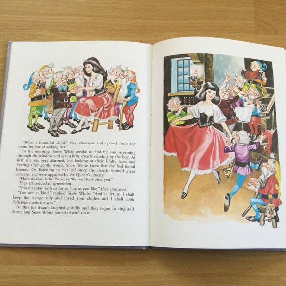 Vintage Snow White and Little Red Riding Hood 1973 Book - Picture 4 of 10